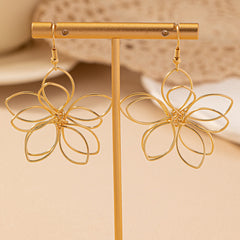 Popular Sweet Elegance Metal Weave Earrings Simple Line Feeling Daily Commuting