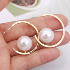 Women's Minimalist Pearl Geometric Earrings