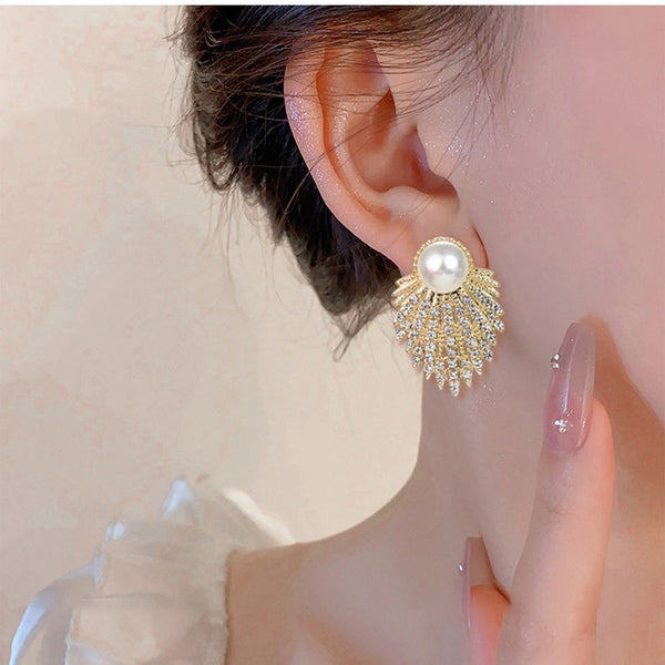 Fashion And Fully-jewelled Alloy Stud Earrings Female Niche